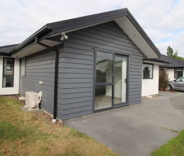 Lovely Three Bedroom Townhouse in Wigram - Photo 4