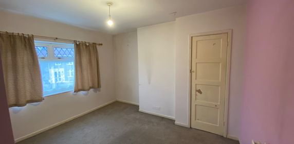 3 Bed Terraced House, Kennard Road, BS15 - Photo 2