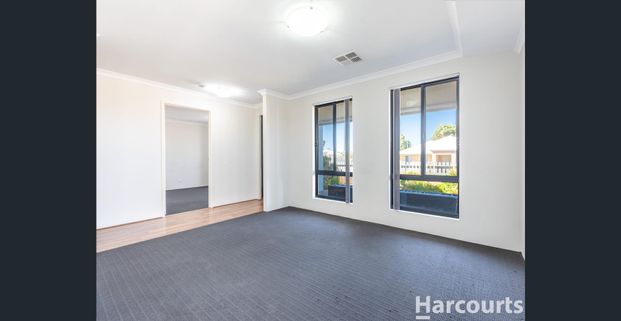 Low Maintenance & Great Location - Photo 1