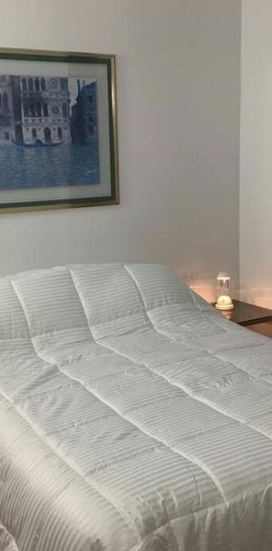Appartement 3 chambres a coucher plus 3 salles de bain, cuisine, cour - Photo 1