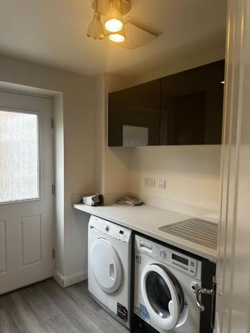 5 bedroom detached house to rent - Photo 5