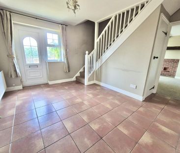 4 bedroom semi-detached house to rent - Photo 6