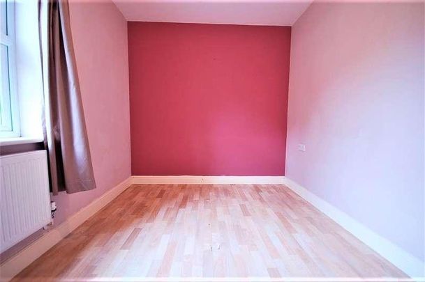 St. Thomas Road, Spalding, Lincolnshire, PE11 - Photo 1