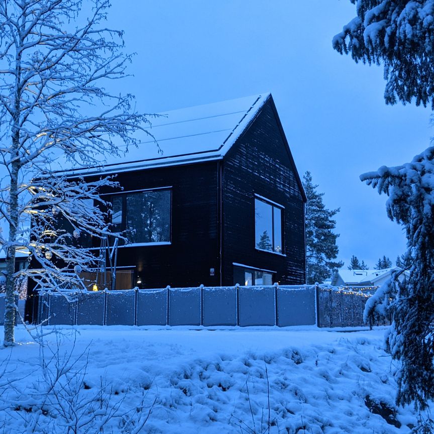 Koltrastvägen, Vallentuna - Photo 1