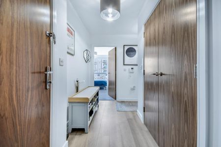 2 bedroom flat to rent - Photo 2