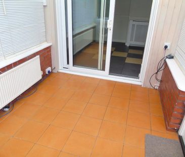 3 bedroom semi-detached house to rent - Photo 6