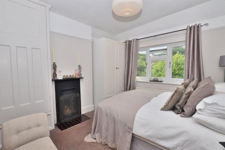 3 bedroom detached house to rent - Photo 2