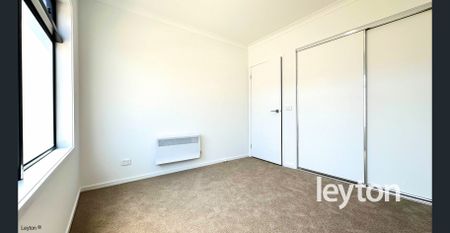 Stunning Modern Townhouse - Photo 4