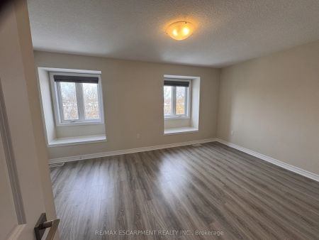 445 Ontario Street S #35 - Photo 4