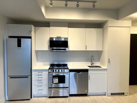 For Lease - 412 Silver Maple Road Unit# 427, Oakville, Ontario - Photo 3