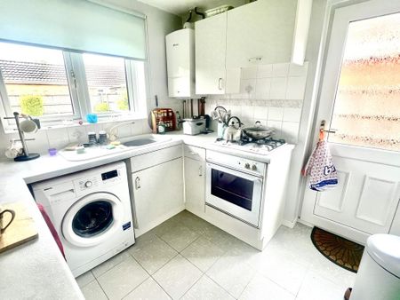 2 bedroom bungalow to rent - Photo 3