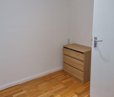 2 Bed Flat, Joules House, NW6 - Photo 3