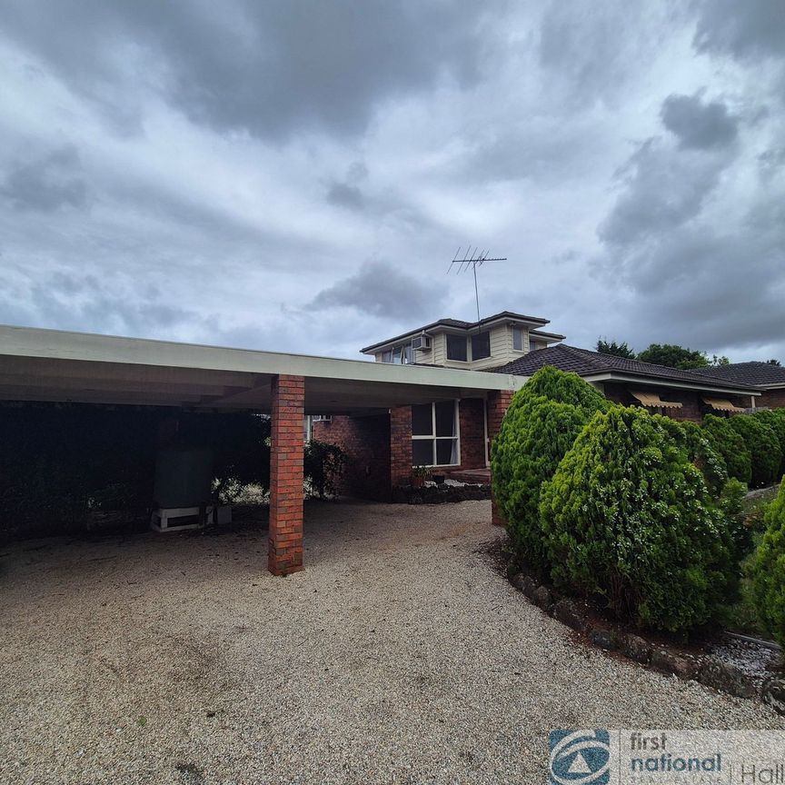 27 Maramba Drive, Narre Warren - Photo 1