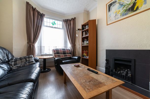 Tewkesbury Street, Cathays - Photo 1