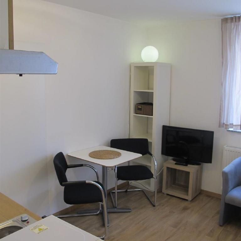 Helles, modern möbliertes Appartement in zentrumsnaher Lage Augsburgs - Photo 1