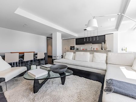 For Lease - 2 Avenue Road Unit# 1105, Toronto, Ontario - Photo 3