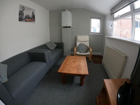 4 bedroom terraced house to rent - Photo 1