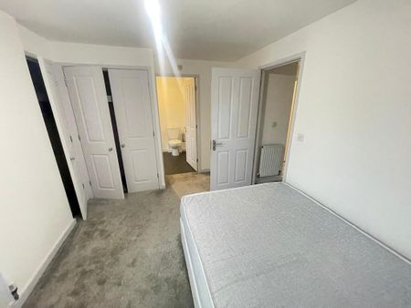 3 bedroom semi-detached house to rent - Photo 2