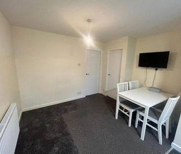 2 bedroom maisonette to rent - Photo 6