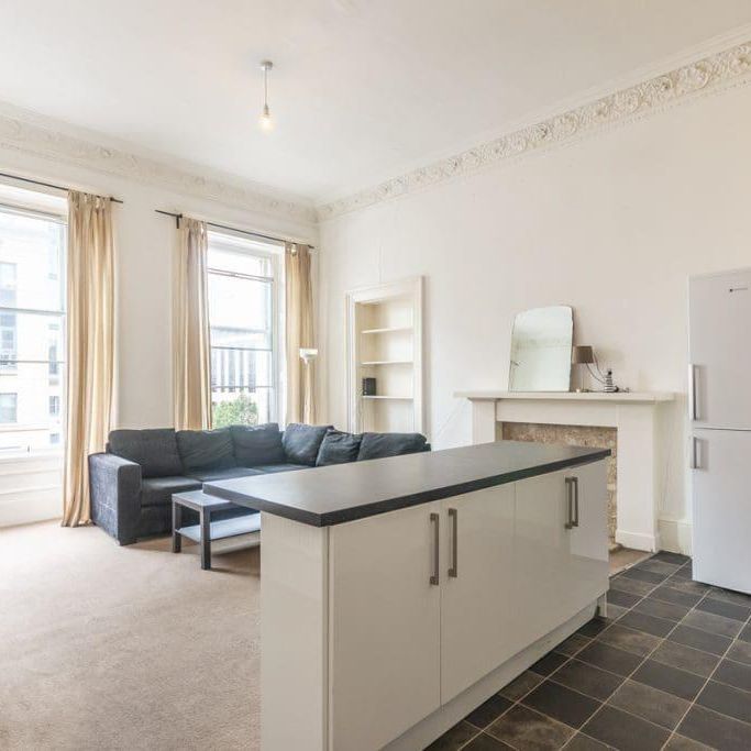 5 bedroom flat to rent - Photo 1