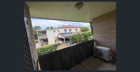 Updated Unit in the Heart of Moorooka - Photo 5