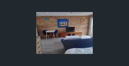 Indian ocean beach Living, 50 meters walk to mullaloo beach, bars, cafes, restaurants' and parks, suit FIFO worker or business professional. - Photo 5