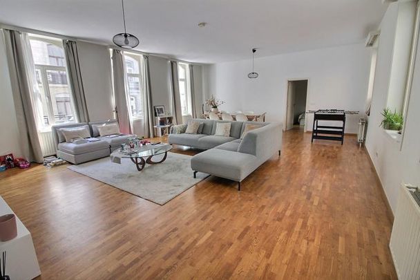 Verhuur appartement 3 kamers, 165m² - Photo 1