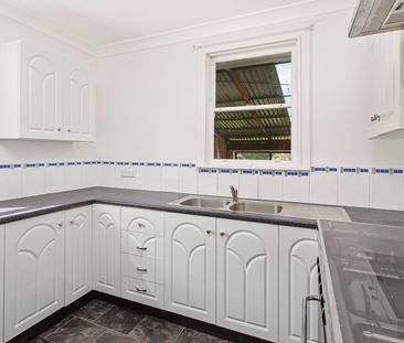 Ideal Family Home - Photo 6