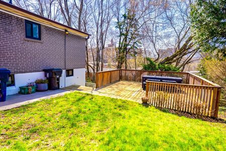 For Lease - 17 Avis Crescent, Toronto, Ontario - Photo 4