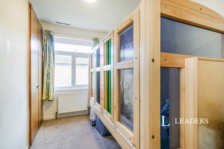 4 bedroom house to rent Leslie Gardens, Sutton, SM2 - Photo 4