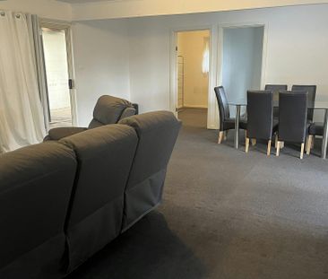 Character home in central location - Photo 6