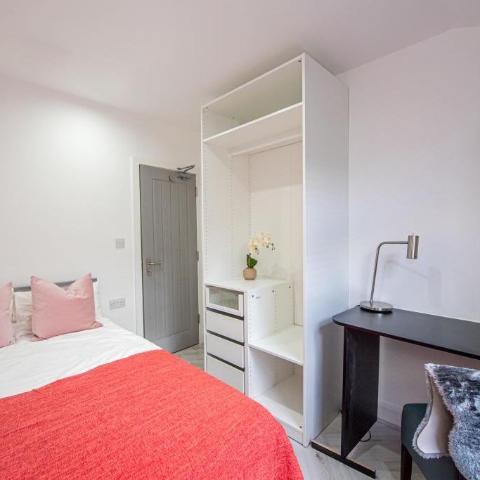 6 bedroom house to rent - Photo 1