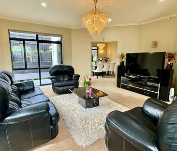 Stunning 5 Bedrooms Family Home in Mangere - Photo 4