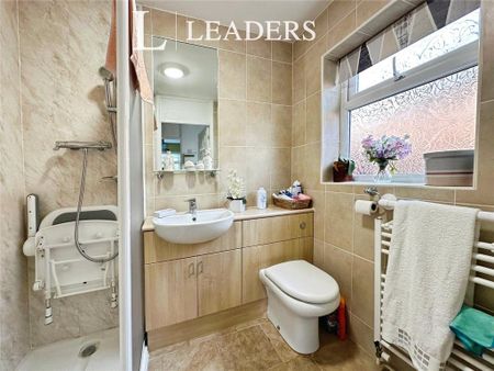 2 bedroom bungalow to rent - Photo 3