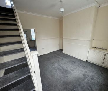 2 Bedroom Terraced House - Photo 2