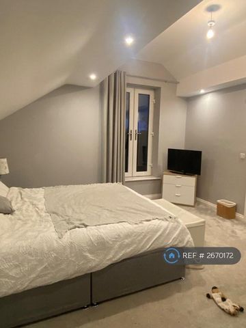 2 bedroom semi-detached house to rent - Photo 3