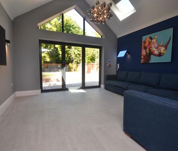 1 bedroom Flat To Let - Photo 2