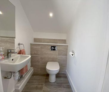 3 bedroom semi-detached house to rent - Photo 5