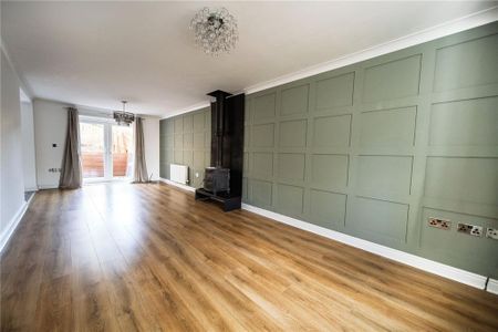 4 bedroom semi-detached house to rent - Photo 2