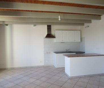 Location Maison 3 pièces 51m² BOURG CHARENTE 16200 - Photo 4