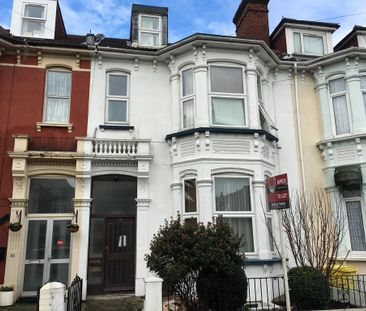 10 bedroom terraced house to rent - Photo 4