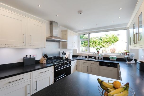 Ditton Hill Road, Surbiton - 3 bedrooms Property for lettings - Seymours - Photo 1