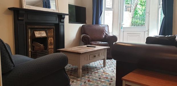 4 bedroom terraced house to rent - Photo 1