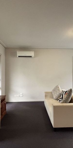 Entry via Broadoaks Street - Photo 1