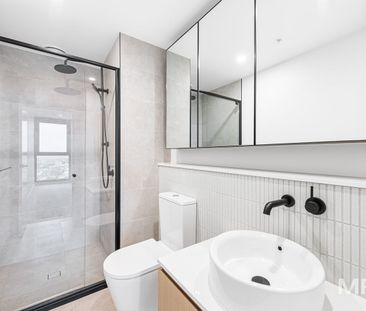 Modern luxury living with panoramic cbd views - Photo 6