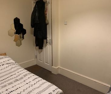 Room in a Shared House, Commercial Road, E1 - Photo 1