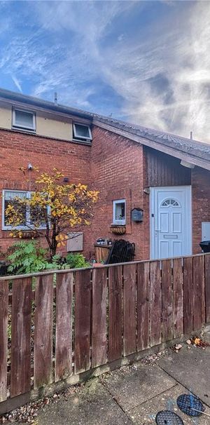 2 bedroom terraced house to rent - Photo 2