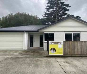 Modern, Near-New Home with Indoor-Outdoor Flow - Photo 5