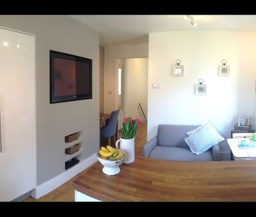 2 Bed Maisonette, Kingston Road, SW20 - Photo 1