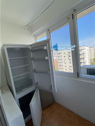 Dristor 1 minut metrou - garsoniera mobilata si utilata - Fotografie 5